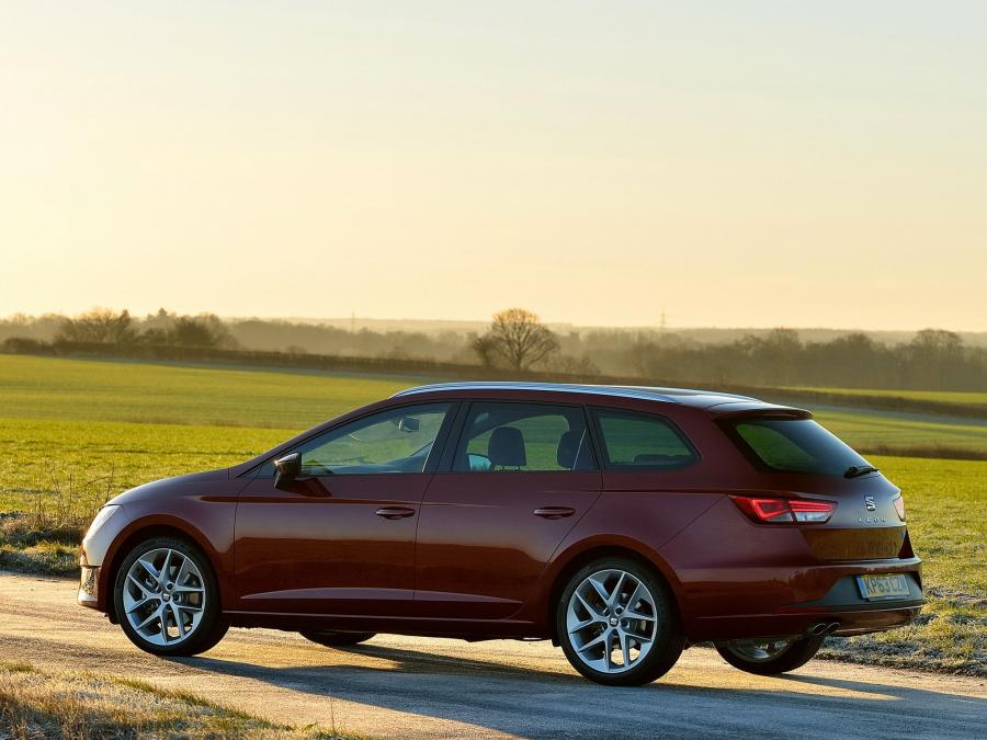  Seat Leon ST FR 2014 года  (UK) (фото 10 из 13)